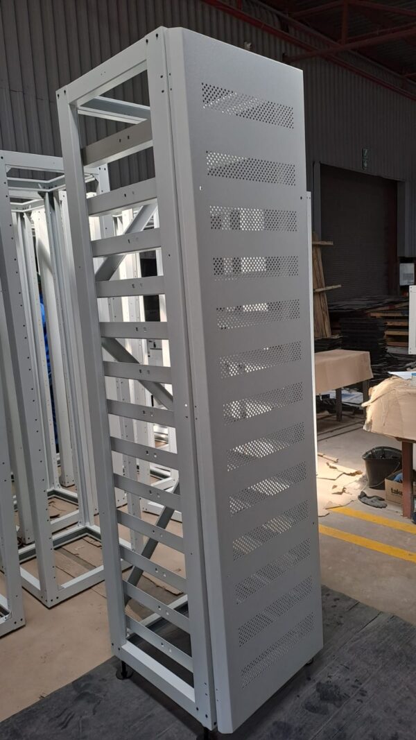 Deye: High Voltage Battery 3U-Rack with Cabinet Door (12 x HV Batteries & 1 x HV Cluster Control Box) (3U-HRACK-DOOR) - Image 5